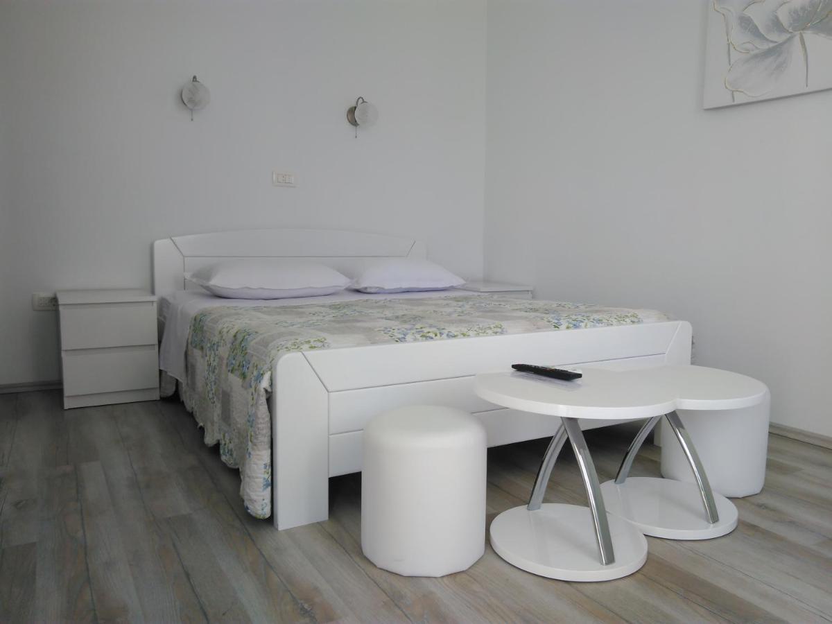 Lemon House Hotel Vis Kültér fotó