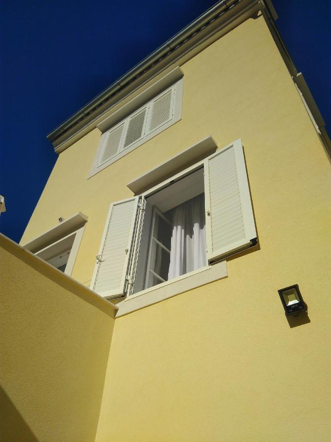 Lemon House Hotel Vis Kültér fotó