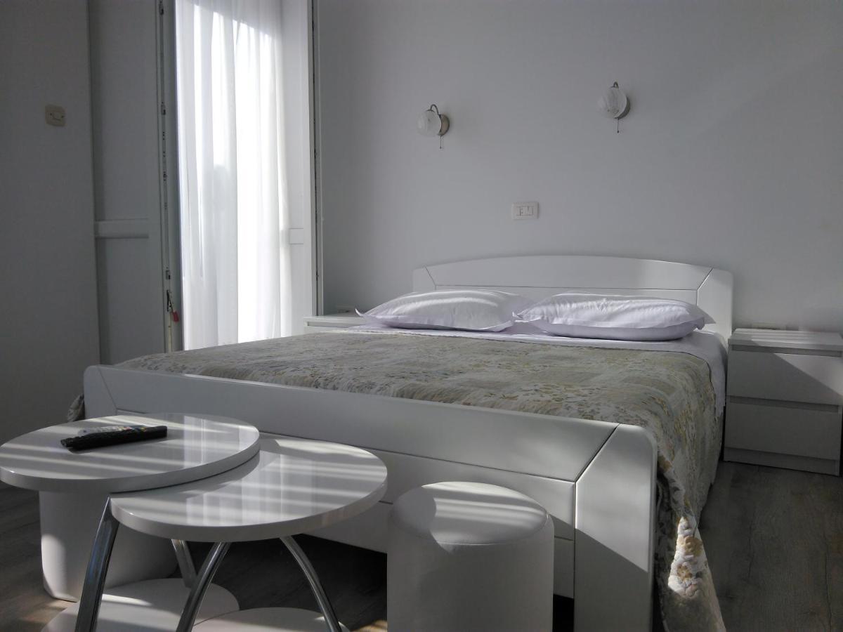 Lemon House Hotel Vis Kültér fotó